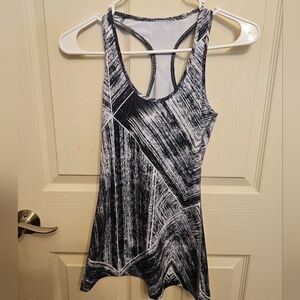 Lululemon Black And White Print Racerback Tank Top Sz 4